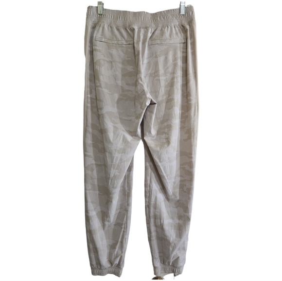 Athleta Brooklyn Camo Jogger Pant Abalone Grey Camo 8 - Picture 5 of 7